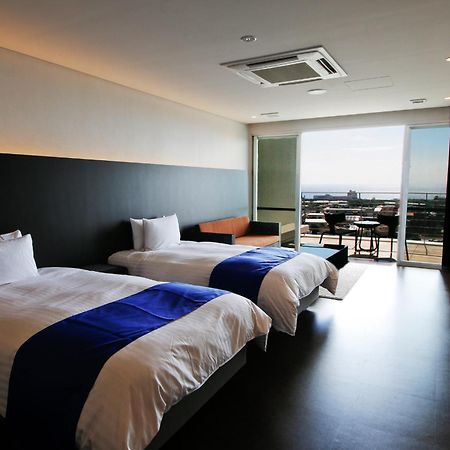 Transit Overnight Hotel Yomitan Eksteriør billede